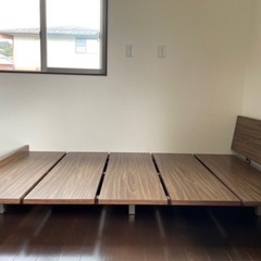 セミダブル　ベッドフレーム
の画像