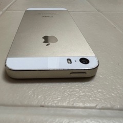 【美品】iPhone 5s 16GB ゴールド au(KDDI) 本体のみの画像