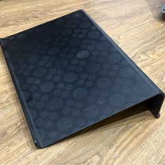 IKEA BRADA ノートパソコン台の画像