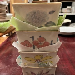 花模様の小鉢 四角 4個組の画像