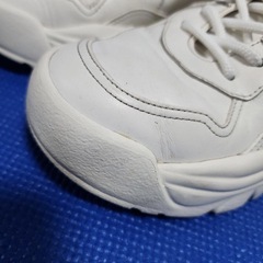 VALENTINOスニーカーの画像