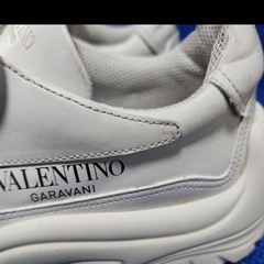 VALENTINOスニーカーの画像