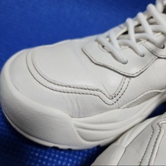 VALENTINOスニーカーの画像