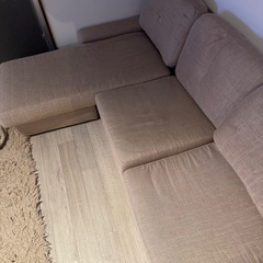 L字型のソファーの画像