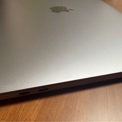  MacBook Pro 13インチ （2019） メモリ16GB US
配列の画像