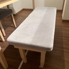 LOWYAダイニングテーブルセットの画像