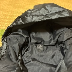 アディダスオリジナルダウンジャケットの画像