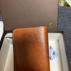 ブラウンレザー 二つ折り財布の画像