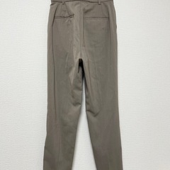 テーパードパンツの画像