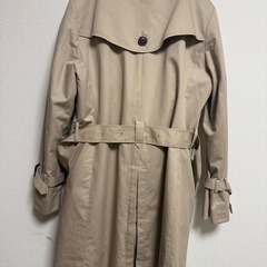 ベージュ ダブルブレスト トレンチコートの画像