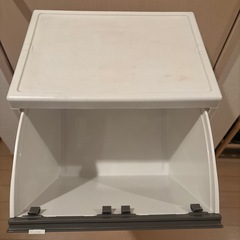 取引済み　ゴミ箱(ニトリ)の画像