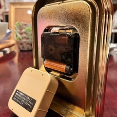 【SEIKO】置き時計 ゴールド シンプル 薄型 単3電池の画像