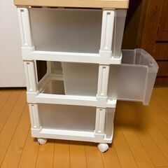 キャスター付き深型収納引き出し／チェストの画像