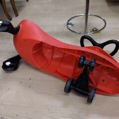 定価1万円以上　スイングカー　乗用玩具　キッズカー　コンビカー　三輪車　チャイルドシートの画像