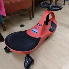 定価1万円以上　スイングカー　乗用玩具　キッズカー　コンビカー　三輪車　チャイルドシートの画像