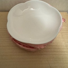 ヤマザキ春のパン祭り　お皿　の画像