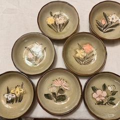 花模様の小皿 ７枚組の画像
