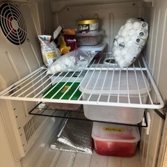 業務用冷蔵冷凍庫 ステンレス製 横置きの3ドアの画像