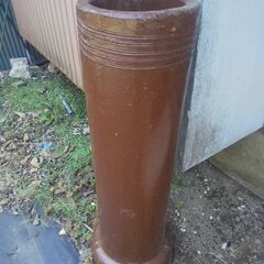 陶製の土管の画像