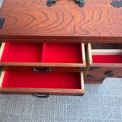 和風 木製 収納棚／小箪笥（引き出し・扉付き）の画像