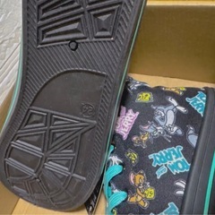 トムとジェリー スニーカー 総柄 タグ付き マルチカラー24.0センチ。新品未使用品の画像
