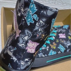 トムとジェリー スニーカー 総柄 タグ付き マルチカラー24.0センチ。新品未使用品の画像