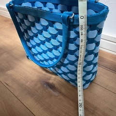 ハンドメイド　カゴ(水色)の画像