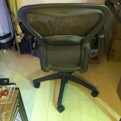 ハーマンミラー アーロンチェア Lサイズの画像