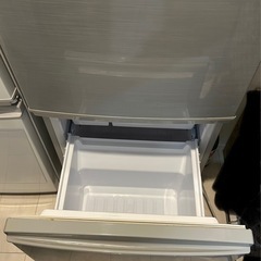 【受渡し予定者決定】冷蔵庫 SHARP 137L 2017年製の画像