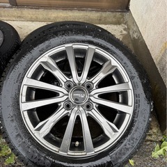 スタッドレスタイヤの画像