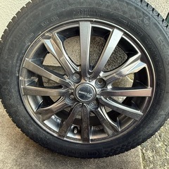 スタッドレスタイヤの画像