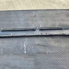 ジェネレーションキャンター ワイド（H14.7~H22.10）用 ワイパーパネル ガーニッシュ メッキの画像