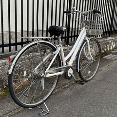 ＜整備済＞ブリヂストン・アルベルト・27インチ自転車 ホワイト・内装5段変速 LEDライト・後輪タイヤ/荷台/スタンド/グリップ/ シフトカバー新品交換済で超お得品！の画像