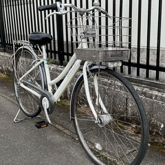 ＜整備済＞ブリヂストン・アルベルト・27インチ自転車 ホワイト・内装5段変速 LEDライト・後輪タイヤ/荷台/スタンド/グリップ/ シフトカバー新品交換済で超お得品！の画像