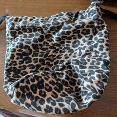 レオパード柄のスケスケパックの画像