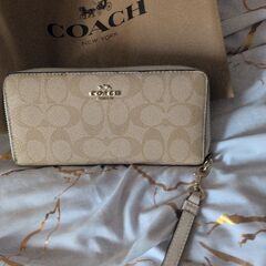 財布、パスケース、バックの画像