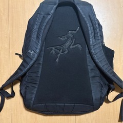 ARC'TERYX ブラックバックパックの画像