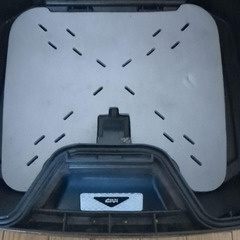 givi B42N　バイク　リア　ボックスの画像