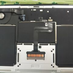 【パーツ取り】MacBook Air A1932 バッテリー、キーボードセット ジャンクの画像