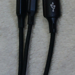 ☆1本のケーブルで同時に2台充電可能　2in1ケーブル◆タブレットとスマホ同時充電を実現の画像