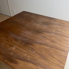 ダイニングテーブルの画像