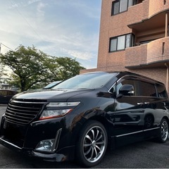 エルグランドe52 ハイウェイスター　2500cc ７人乗り