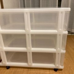 キャスター付き押入れ収納ケースの画像