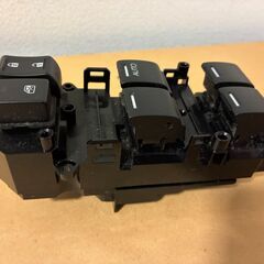 オデッセイ RC系 パワーウインドウスイッチ 35750-T6A-J31の画像