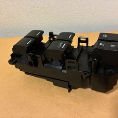 オデッセイ RC系 パワーウインドウスイッチ 35750-T6A-J31の画像