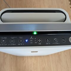 SHARP　シャープ　加湿空気清浄機　KC-F70の画像