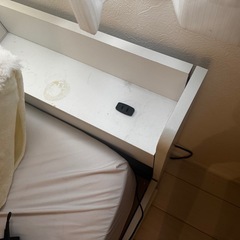 ベッドフレーム　クイーンサイズの画像