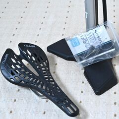 ADEPTゲージ付きポンプ/VERTUサドル(軽量）２点セット！！の画像