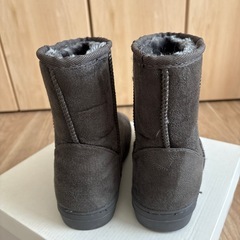 スパンコール付きムートン グレーSの画像