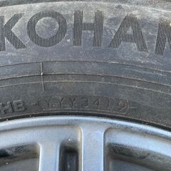 スタッドレスタイヤ215-65-16 4本の画像